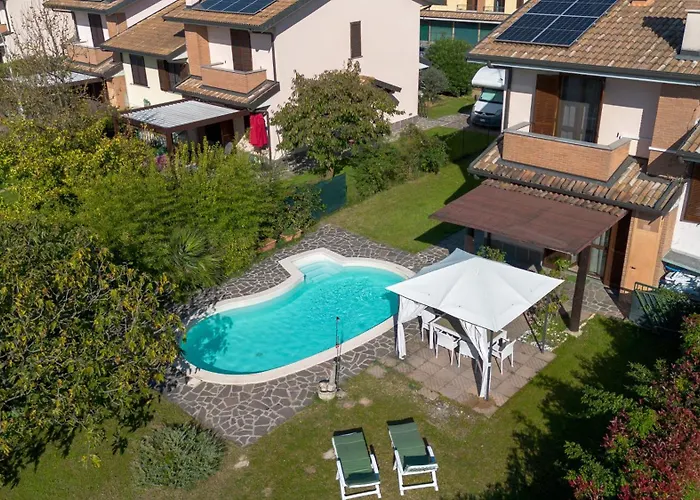 Schatz Con Piscina Privata Ferienhaus Settala